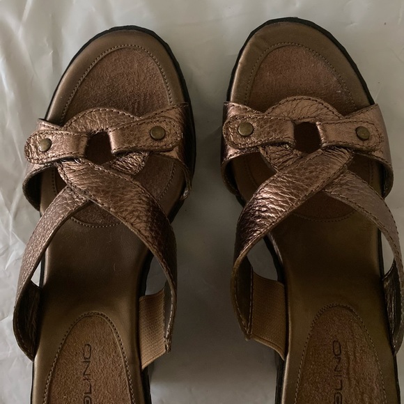 Bandolino Bronze Slip on Wedge Sandals - Picture 5 of 8